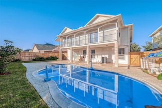 9407 Demsey Mill Dr, Sugar Land, TX 77498