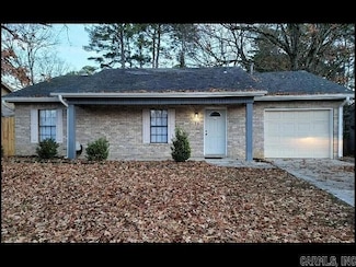 45 Point Cir W, Little Rock, AR 72205