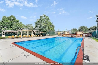 10 Huron Ave Unit 9N, Jersey City, NJ 07306