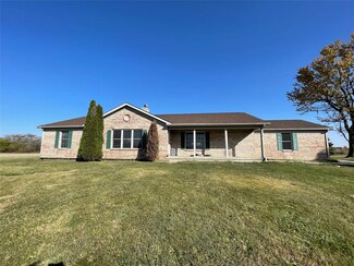 9296 E 1100 S, Ladoga, IN 47954