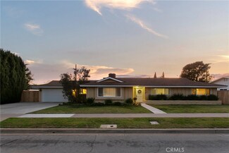 1032 Smoke Tree Ln, Santa Ana, CA 92705