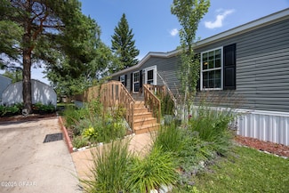2502 Cumberland Rd, Grand Forks, ND 58201