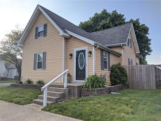 534 W 5th St, Rushville, IN 46173