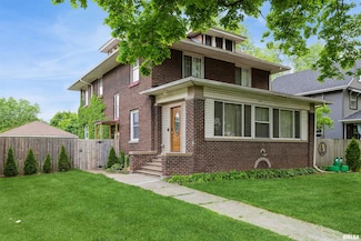1022 Pershing Blvd, Clinton, IA 52732