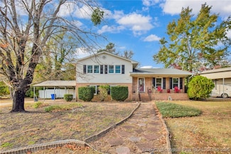 7258 Godfrey Dr, Fayetteville, NC 28303