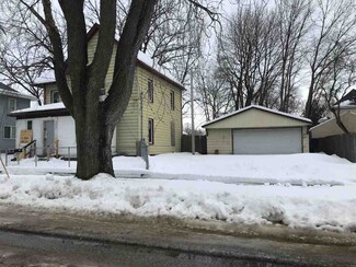 1437 W 2nd St, Waterloo, IA 50701