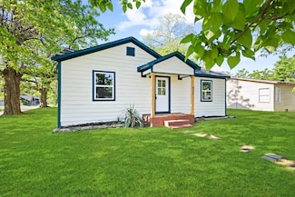 900 W Coffin St, Denison, TX 75020