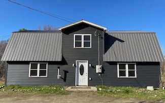 1092 Farmington Falls Rd, Farmington, ME 04938