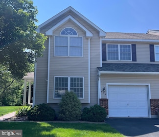 674 Honeysuckle Way, Pennsburg, PA 18073