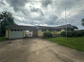 706 S Ritchie Ave, Ravenswood, WV 26164