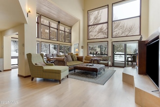 225 Daisy Ln Unit A, Avon, CO 81620