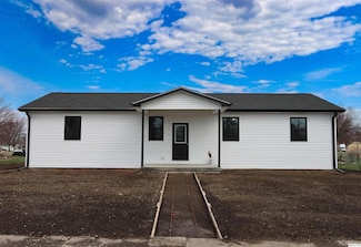 104 W Prairie St, Camp Point, IL 62320