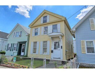 31 Walnut St, Lowell, MA 01852