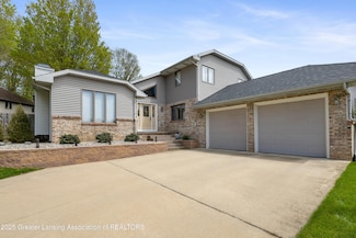 690 Tanbark Dr, Dimondale, MI 48821