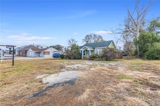 518 E College St, Lake Charles, LA 70605