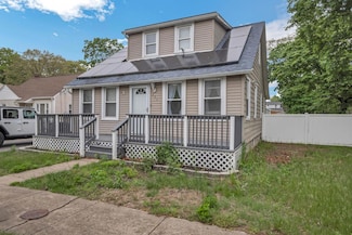 253 N 3rd Ave, Bay Shore, NY 11706