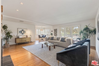 222 7th St Unit 101, Santa Monica, CA 90402