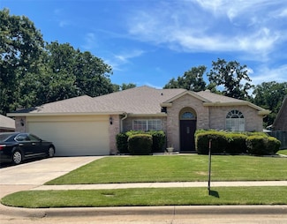 405 Londonderry Ln, Mansfield, TX 76063