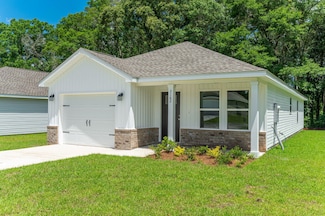504 Lee Ave, Crestview, FL 32539