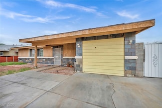 54 Del Amo Dr, Las Vegas, NV 89110