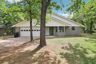 109 Noe Ln, Burleson, TX 76028