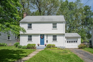 8 Linnard Rd, West Hartford, CT 06107
