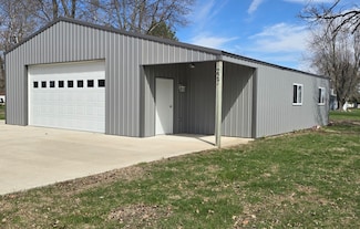 223 Chapman St, Paw Paw, IL 61353