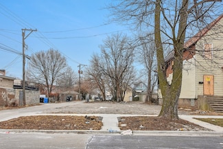 2948 E 82nd St, Chicago, IL 60617