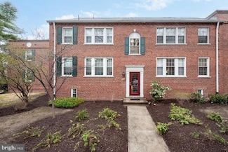 1913 N Rhodes St Unit 16, Arlington, VA 22201