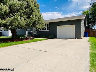 1745 A St, Gering, NE 69341