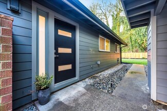 2521 NE 178th St, Lake Forest Park, WA 98155