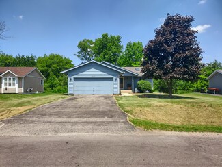 211 Constitution Dr SW, Poplar Grove, IL 61065