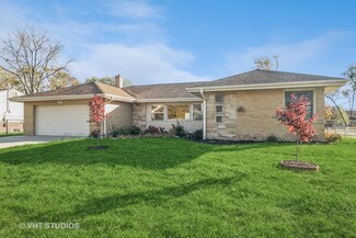 917 E Glencoe St, Palatine, IL 60074