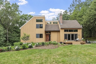 29 Oak Knoll Rd, Carlisle, MA 01741