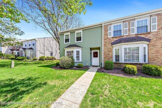 39 Cloister Ct, Old Bridge, NJ 08857