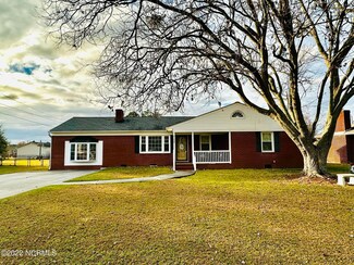 4154 New Circle Dr, Ayden, NC 28513