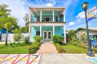 1110 12th St W, Bradenton, FL 34205