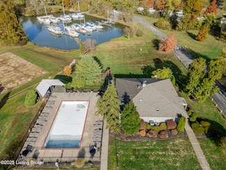 5560 Forest Lake Dr, Prospect, KY 40059