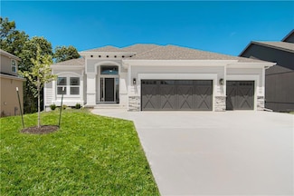 4818 NE 105th St, Kansas City, MO 64156