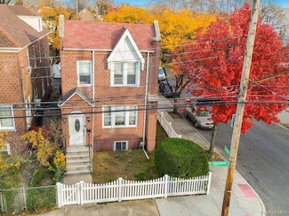 1352 Hollywood Ave, Bronx, NY 10461