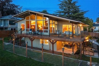 817 S 9th St, Mount Vernon, WA 98274
