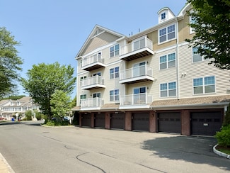 34 School House Dr Unit 405, West Hartford, CT 06110