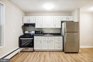 702 Chaney Dr Unit 201, Takoma Park, MD 20912
