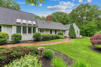 102 Woodland Rd, Hampton, NH 03842