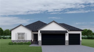 904 SW Pintail Dr, Oak Grove, MO 64075