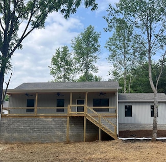 70 River Oaks Dr, Sparta, TN 38583
