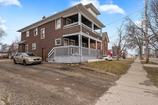 832 N Larch St, Lansing, MI 48906