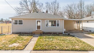 738 Samantha Ave, Lansing, MI 48910