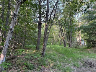 28 Anderson Ln, Augusta, ME 04330