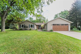 102 Graybark Ln, Amherst, OH 44001